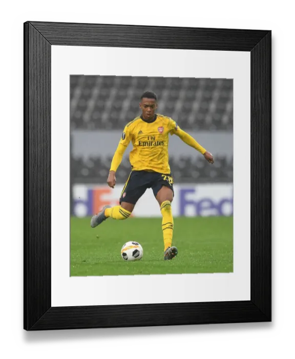 Framed Print : Joe Willock in Action: Arsenal vs. Vitoria Guimaraes, UEFA Europa League 2019-20