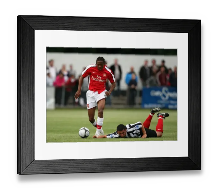 Framed Print : Sanchez Watt (Arsenal) Nevin Saroya (Maidenhead). Maidenhead 1: 7 Arsenal