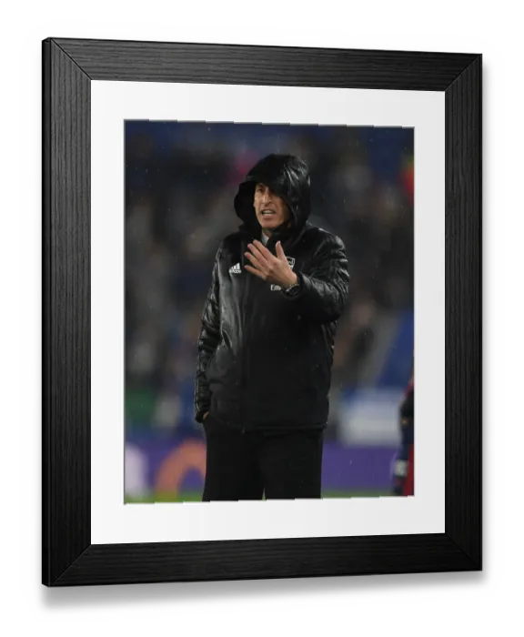 Framed Print : Unai Emery Leads Arsenal Against Leicester City in Premier League Clash