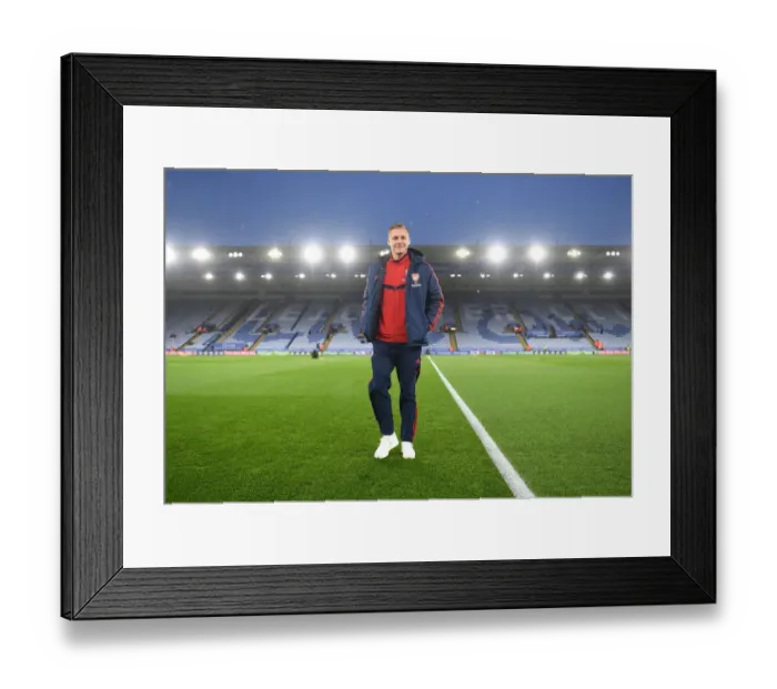 Framed Print : Arsenal's Bernd Leno Prepares for Leicester City Clash in Premier League Framed Print : Arsenal's Bernd Leno Prepares for Leicester City Clash in Premier League
