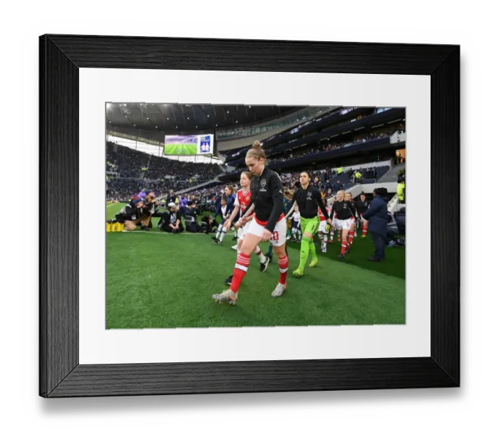 Framed Print : Arsenal Women Take on Tottenham Hotspur in FA WSL Clash