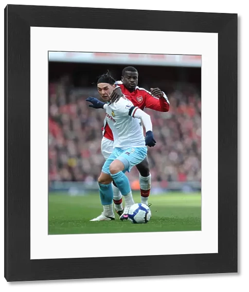 Emmanuel Eboue (Arsenal) Chris Eagles (Burnley). Arsenal 3: 1 Burnley, Barclays Premier League
