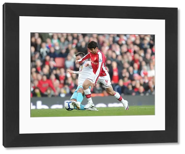 Eduardo (Arsenal) Daniel Fox (Burnley). Arsenal 3: 1 Burnley, Barclays Premier League