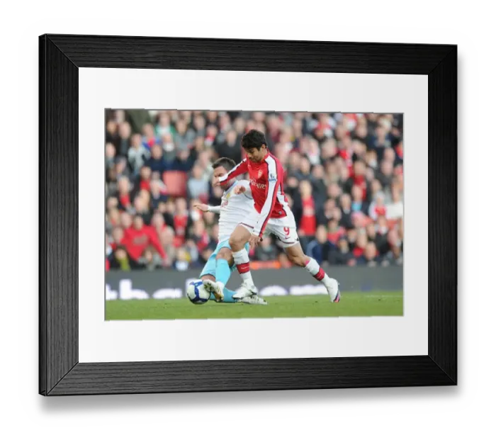 Framed Print : Eduardo (Arsenal) Daniel Fox (Burnley). Arsenal 3: 1 Burnley, Barclays Premier League Framed Print : Eduardo (Arsenal) Daniel Fox (Burnley). Arsenal 3: 1 Burnley, Barclays Premier League