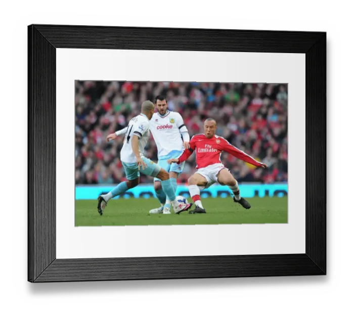 Framed Print : Mikael Silvestre (Arsenal) Steven Thompson and Tyrone Mears (Burnley). Arsenal 3