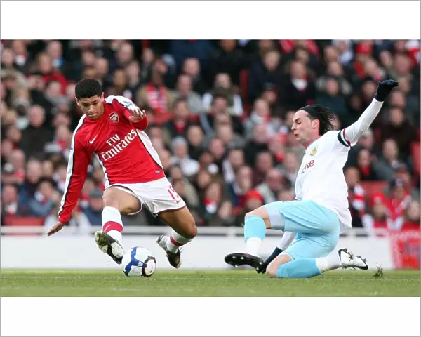 Denilson (Arsenal) Chris Eagles (Burnley). Arsenal 3: 1 Burnley. Barclays Premier League