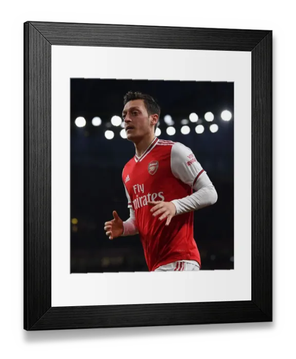 Framed Print : Mesut Ozil (Arsenal). Arsenal 2:2 Southampton Framed Print : Mesut Ozil (Arsenal). Arsenal 2:2 Southampton