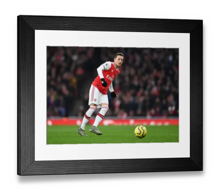 Framed Print : Mesut Ozil (Arsenal). Arsenal 2:2 Southampton