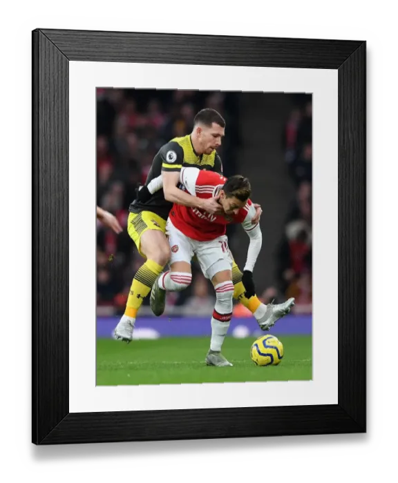 Framed Print : Mesut Ozil (Arsenal) Pierre-Emile Hojbjerg (Soton)