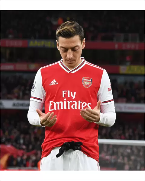 Arsenal's Mesut Ozil Prepares for Southampton Clash in Premier League (Arsenal v Southampton 2019-20)