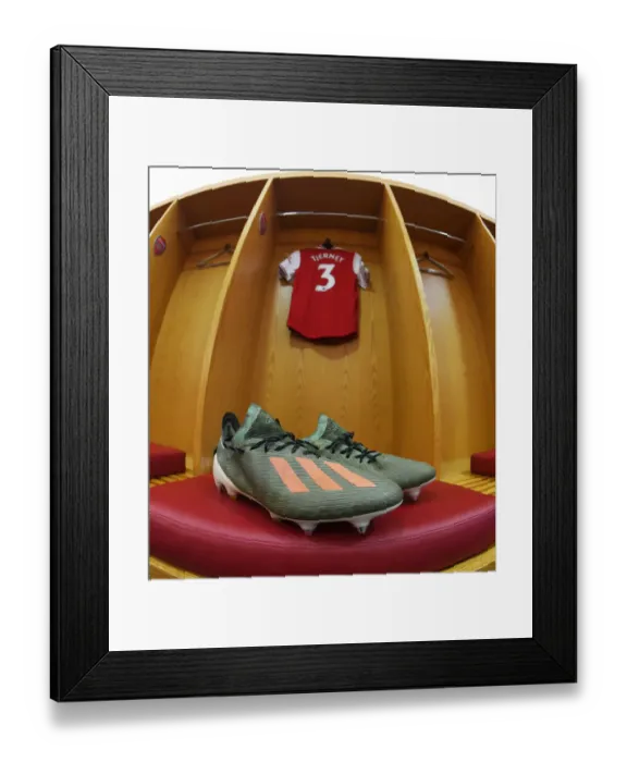 Framed Print : Arsenal's Kieran Tierney: A Peek into His Pre-Match Ritual before Arsenal vs Southampton (2019-20) Framed Print : Arsenal's Kieran Tierney: A Peek into His Pre-Match Ritual before Arsenal vs Southampton (2019-20)