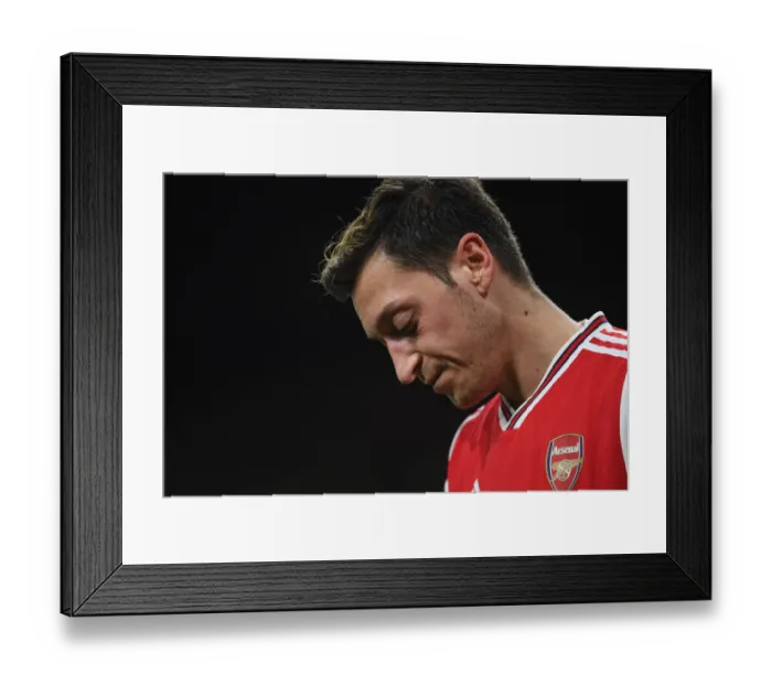 Framed Print : Mesut Ozil in Action: Arsenal vs Southampton (Premier League 2019-20)