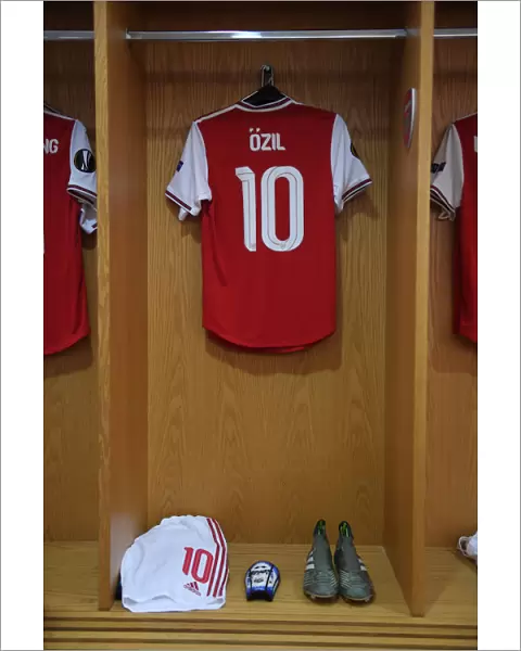 Mesut Ozil's Match Kit in Arsenal Changing Room Before Arsenal vs Eintracht Frankfurt (UEFA Europa League, 2019-20)
