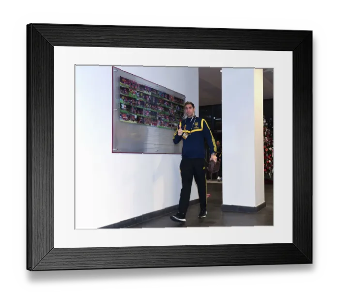 Framed Print : Emiliano Martinez's Debut: Arsenal FC vs Eintracht Frankfurt, UEFA Europa League, 2019 - London
