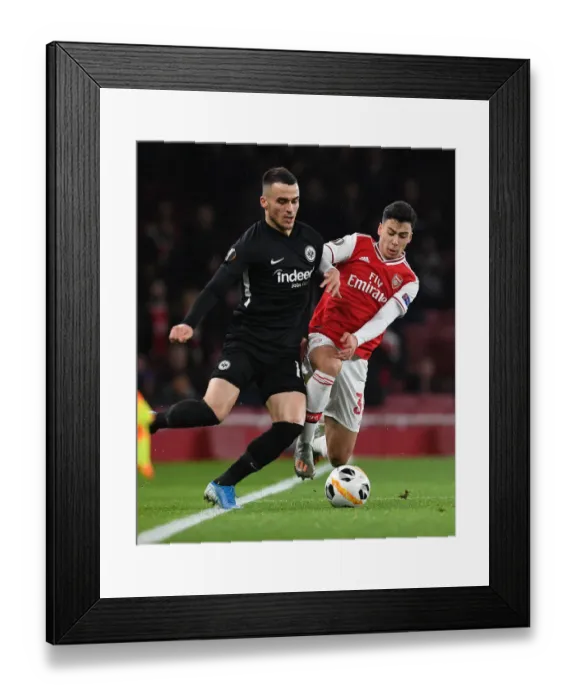 Framed Print : Arsenal vs Eintracht Frankfurt: Clash in the Europa League Group Stage