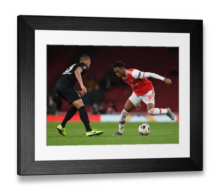 Framed Print : Arsenal vs Eintracht Frankfurt: Europa League Battle at Emirates Stadium