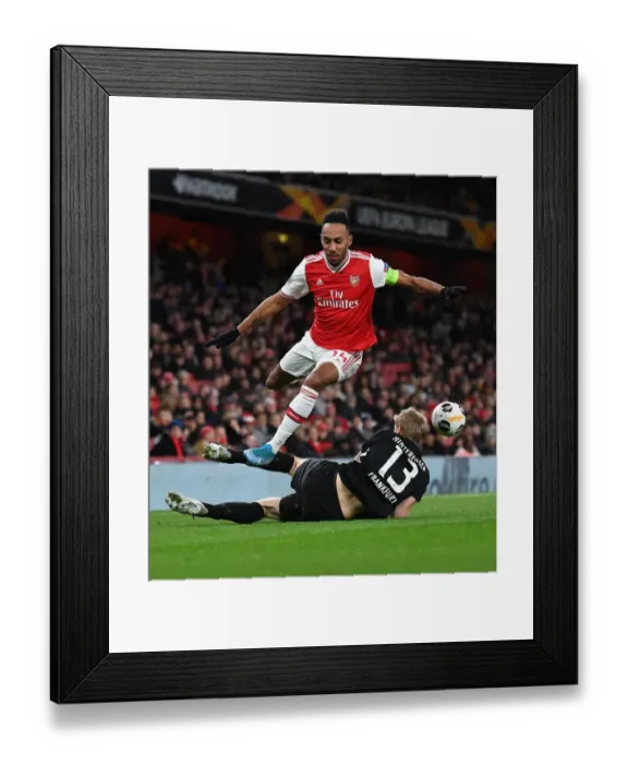 Framed Print : Aubameyang vs. Hinteregger: A Europa League Battle at the Emirates Framed Print : Aubameyang vs. Hinteregger: A Europa League Battle at the Emirates