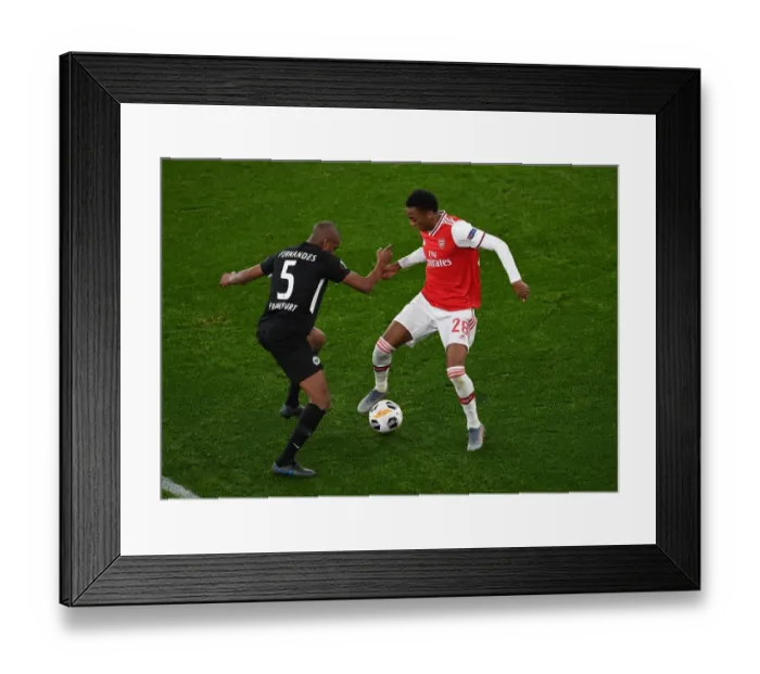 Framed Print : Joe Willock (Arsenal) Gelson Fernandes (Eintracht)