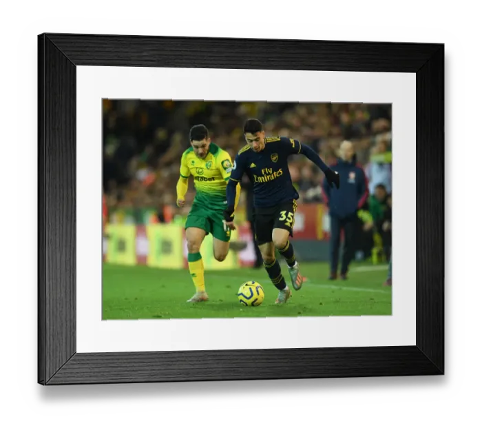 Framed Print : Martinelli vs Buendia: Intense Battle at Carrow Road - Norwich City vs Arsenal FC, Premier League 2019-20