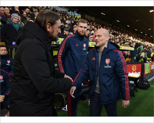 Pre-Match Handshake: Freddie Ljungberg and Daniel Farke, Norwich City vs. Arsenal FC (Premier League, December 2019)