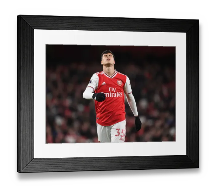 Framed Print : Gabriel Martinelli in Action: Arsenal vs Brighton & Hove Albion (Premier League 2019-20)