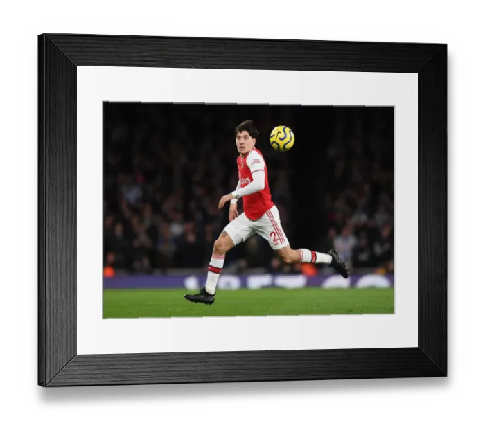 Framed Print : Arsenal's Bellerin Faces Brighton in Premier League Clash (December 2019) Framed Print : Arsenal's Bellerin Faces Brighton in Premier League Clash (December 2019)