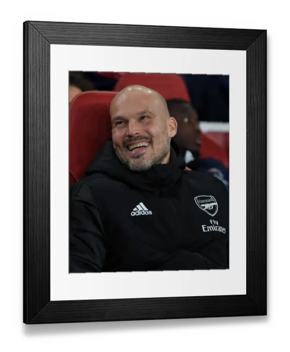 Framed Print : Freddie Ljungberg Leads Arsenal Against Brighton in Premier League Clash at Emirates Stadium