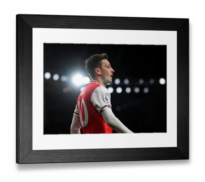 Framed Print : Mesut Ozil in Action: Arsenal vs Brighton & Hove Albion, Premier League 2019-20 Framed Print : Mesut Ozil in Action: Arsenal vs Brighton & Hove Albion, Premier League 2019-20