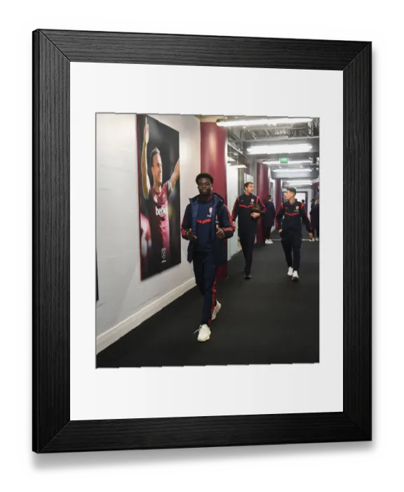 Framed Print : Bukayo Saka Gears Up: West Ham United vs Arsenal FC, Premier League 2019-20 Framed Print : Bukayo Saka Gears Up: West Ham United vs Arsenal FC, Premier League 2019-20