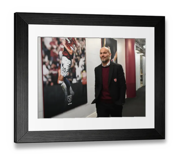 Framed Print : Freddie Ljungberg Leads Arsenal in Premier League Clash against West Ham United
