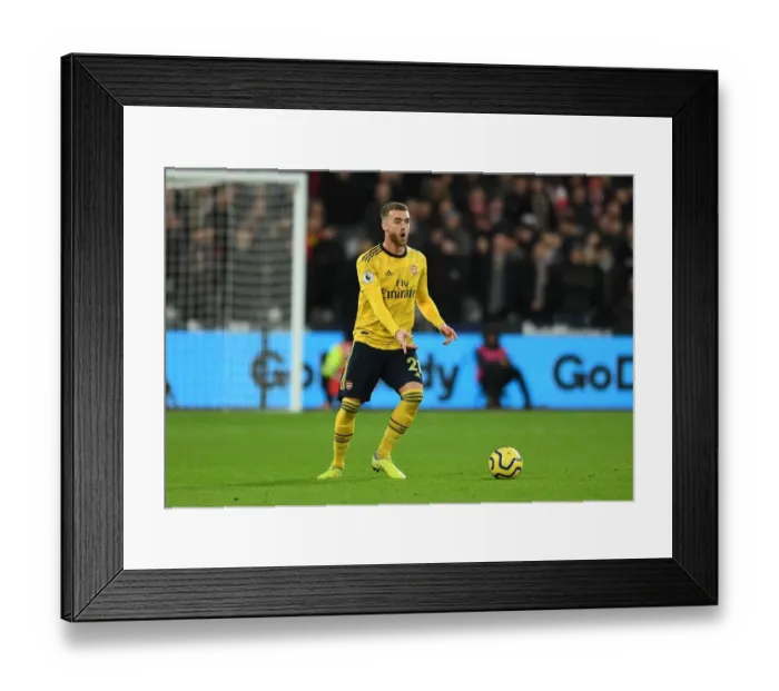 Framed Print : Calum Chambers in Action: West Ham United vs Arsenal FC, Premier League 2019-20