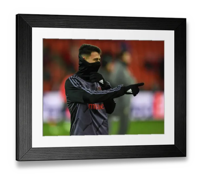 Framed Print : Gabriel Martinelli Prepares for Arsenal's Europa League Clash vs Standard Liege (December 2019) Framed Print : Gabriel Martinelli Prepares for Arsenal's Europa League Clash vs Standard Liege (December 2019)