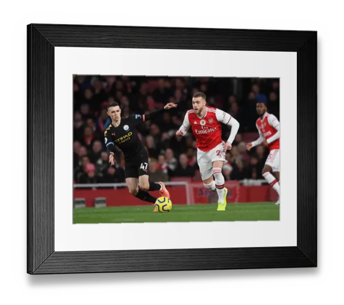 Framed Print : Calum Chambers (Arsenal) Phil Foden (Man City)