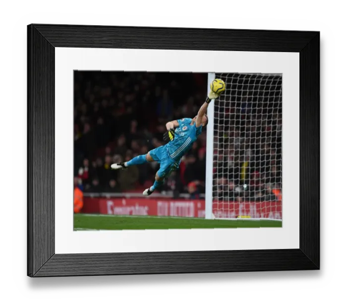 Framed Print : Arsenal's Bernd Leno Focused Against Manchester City, Premier League 2019-20 Framed Print : Arsenal's Bernd Leno Focused Against Manchester City, Premier League 2019-20