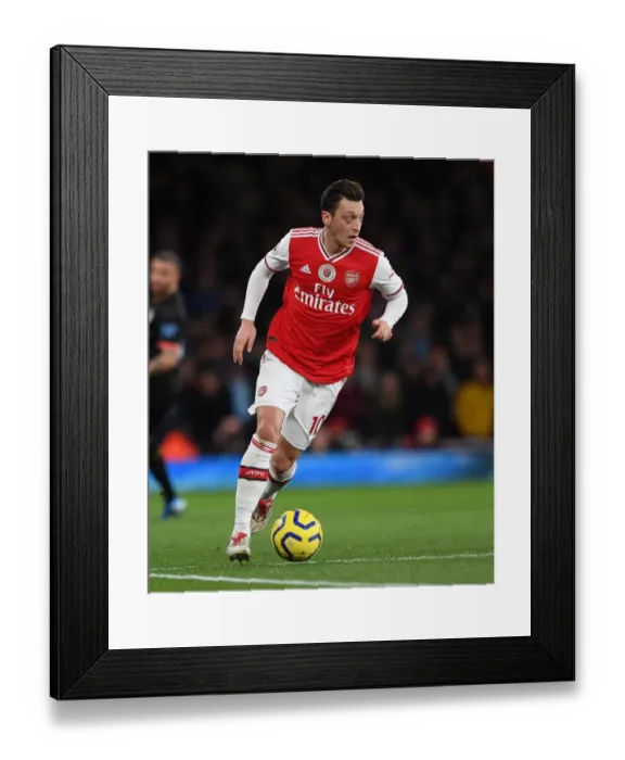 Framed Print : Arsenal vs Manchester City: Mesut Ozil in Action at the Emirates Stadium (Premier League 2019-20) Framed Print : Arsenal vs Manchester City: Mesut Ozil in Action at the Emirates Stadium (Premier League 2019-20)