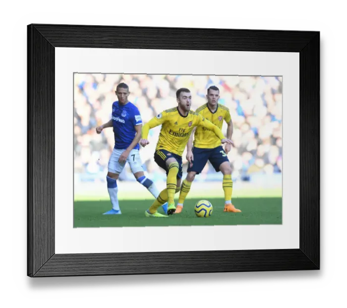 Framed Print : Calum Chambers in Action: Everton vs Arsenal, Premier League 2019-20