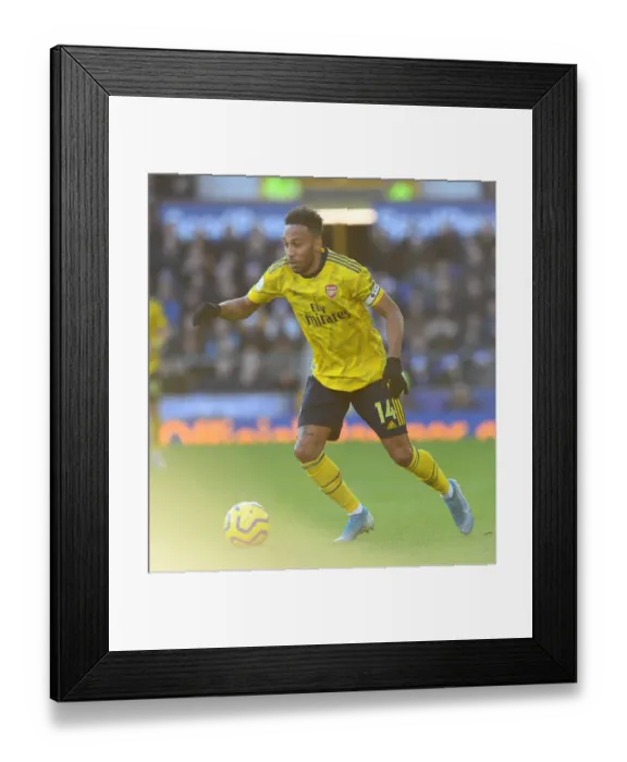 Framed Print : Aubameyang in Action: Everton vs. Arsenal, Premier League 2019-20