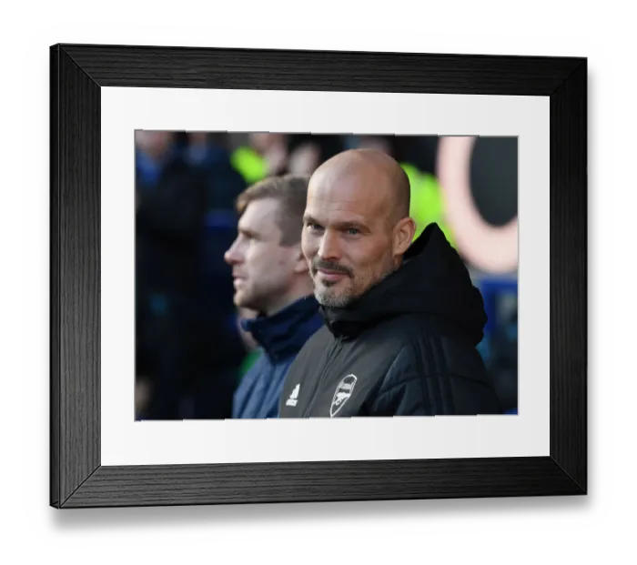 Framed Print : Freddie Ljungberg Leads Arsenal Against Everton in Premier League Clash