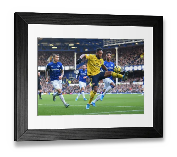 Framed Print : Aubameyang Under Pressure: Everton's Holgate and Digne Harass Arsenal Star