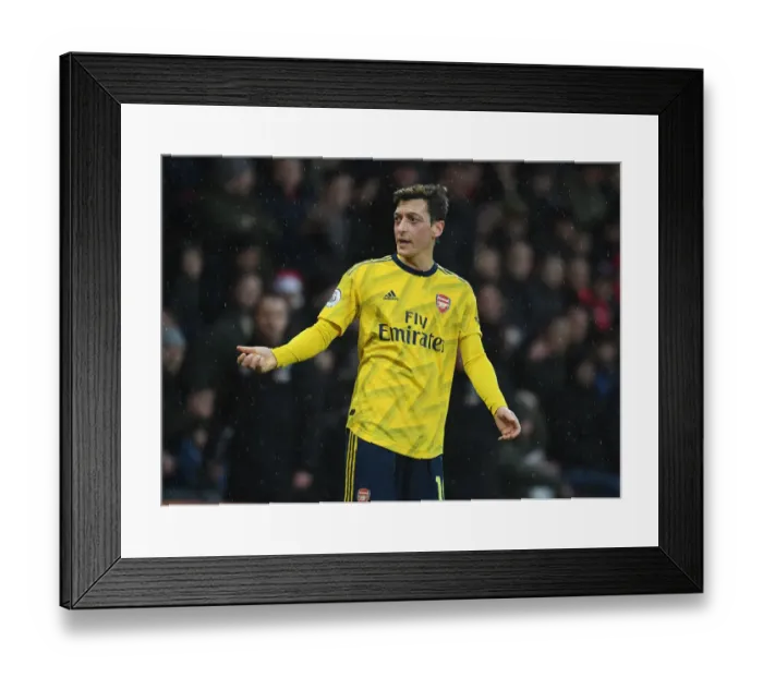 Framed Print : Mesut Ozil in Action: AFC Bournemouth vs. Arsenal FC, Premier League 2019-20 Framed Print : Mesut Ozil in Action: AFC Bournemouth vs. Arsenal FC, Premier League 2019-20