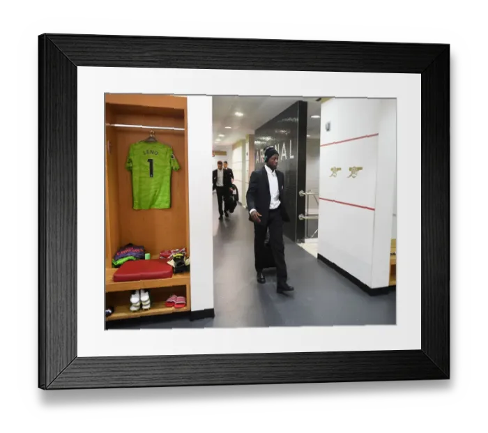 Framed Print : Arsenal's Nicolas Pepe in the Changing Room Before Arsenal v Chelsea (2019-20) Framed Print : Arsenal's Nicolas Pepe in the Changing Room Before Arsenal v Chelsea (2019-20)