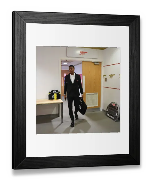 Framed Print : Arsenal FC: Joe Willock's Pre-Match Focus Against Chelsea FC (Premier League, December 2019) Framed Print : Arsenal FC: Joe Willock's Pre-Match Focus Against Chelsea FC (Premier League, December 2019)