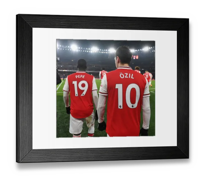 Framed Print : Arsenal FC vs Manchester United: Half Time Moment at Emirates Stadium (2019-20) Framed Print : Arsenal FC vs Manchester United: Half Time Moment at Emirates Stadium (2019-20)