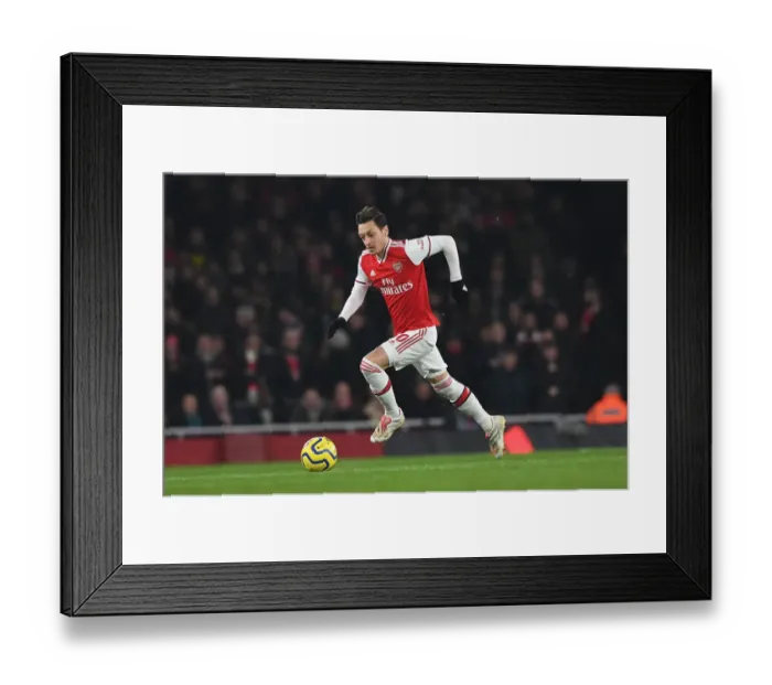Framed Print : Arsenal vs Manchester United: Mesut Ozil in Action at the Emirates Stadium (Premier League 2019-20) Framed Print : Arsenal vs Manchester United: Mesut Ozil in Action at the Emirates Stadium (Premier League 2019-20)