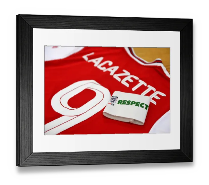 Framed Print : Alexis Lacazette: Arsenal Captain's Pre-Match Preparation Ahead of FA Cup Clash vs. Leeds United