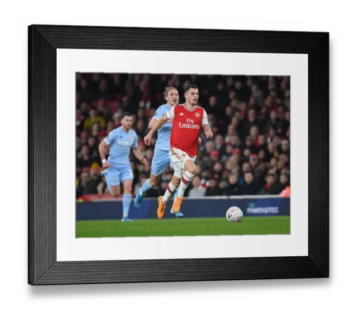 Framed Print : Arsenal vs Leeds United: FA Cup Third Round Battle at Emirates Stadium