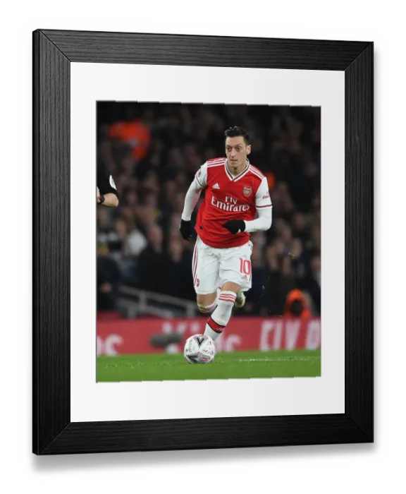 Framed Print : Arsenal vs Leeds United: FA Cup Battle at Emirates Stadium