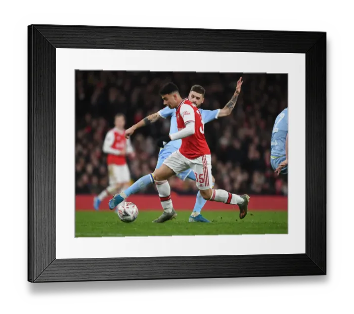Framed Print : Arsenal vs Leeds United: FA Cup Battle at Emirates Stadium Framed Print : Arsenal vs Leeds United: FA Cup Battle at Emirates Stadium