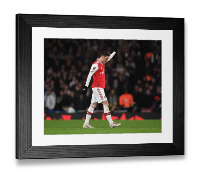 Framed Print : Arsenal vs Leeds United: FA Cup Third Round Battle at Emirates Stadium