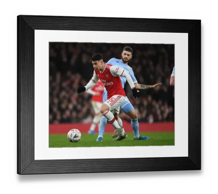 Framed Print : Arsenal vs Leeds United: FA Cup Battle at Emirates Stadium